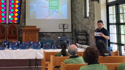 博世電動工具業務經理張力仁於捐贈儀式致詞，期望本次所捐贈的電動工具能有效協助花蓮災後家園復原