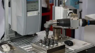 鎖附系統可即時監控鎖附扭力與角度