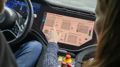 博世的車輛動態管理（Vehicle Motion Management） 軟體，能中央控制煞車、轉向、動力系統及底盤，協調所有車輛動態